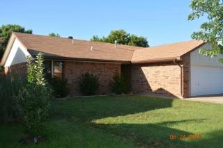 755 Forest Dr, Mustang, OK 73064-3038