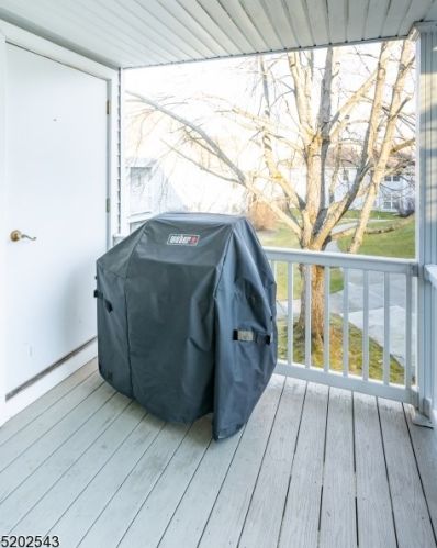 28 Homestead Ln, Lincoln Park NJ  07035-2033 exterior