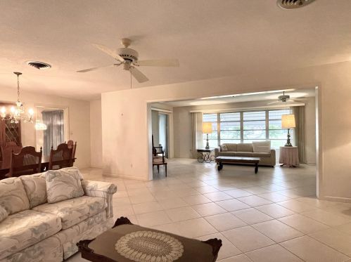 602 Beach Ave, Fort Pierce FL  34952-1327 exterior