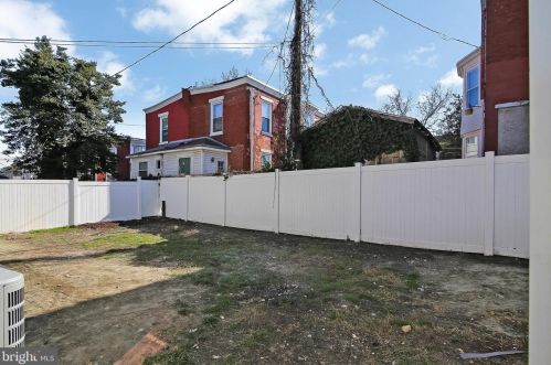 33 Aberdeen Pl, West Deptford NJ  08096-2411 exterior