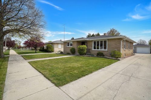 2211 26th Ave, Kenosha, WI 53140-1755