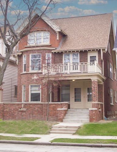 2837 Downer Ave, Milwaukee WI  53211-3756 exterior
