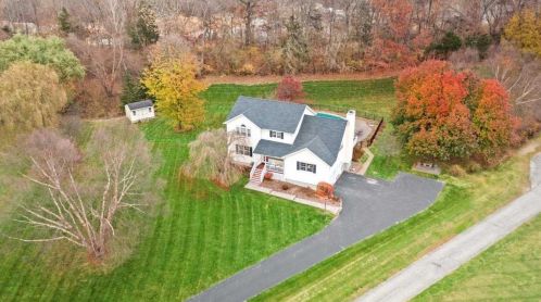 45 Honeysuckle Ct, Stormville, NY 12582-5338