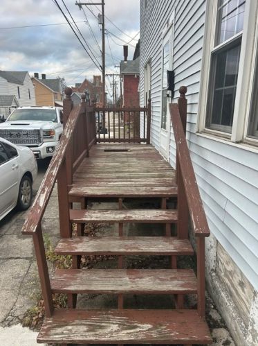 207 Prospect St, South Connellsville PA  15425-3345 exterior