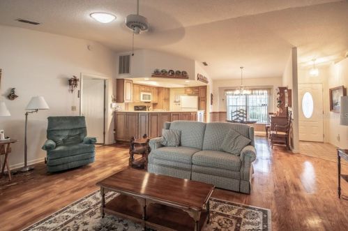 1916 Cloverdale Ct, Lutz, FL 33549-4175