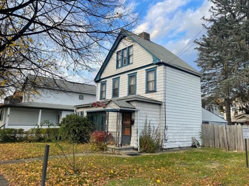 709 5th Ave, New Brighton, PA 15066-1836