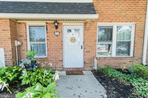 3040 Harbour Dr, Palmyra, NJ 08065-2206