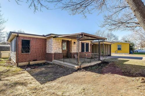 1513 Barcus Cir, Fort Worth, TX 76134-1102