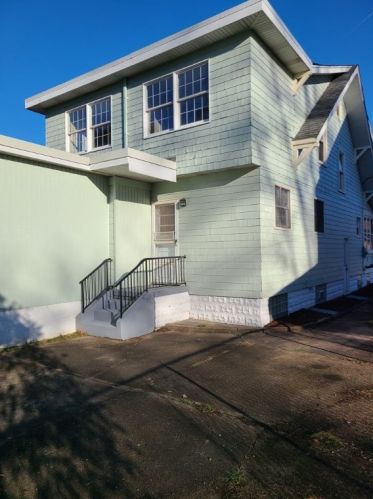 455 Spring St, New Kensington, PA 15068-5829