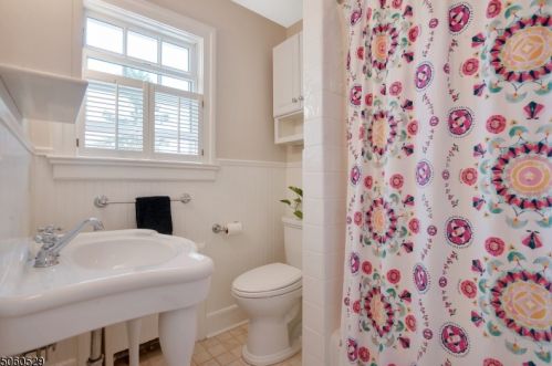 20 Stanford Pl, Montclair NJ  07042-5010 exterior