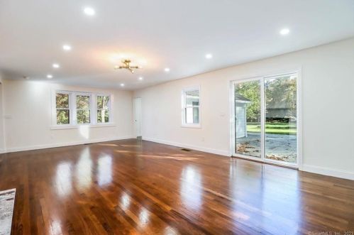 214 Berkshire Rd, Sandy Hook CT  06482-1548 exterior