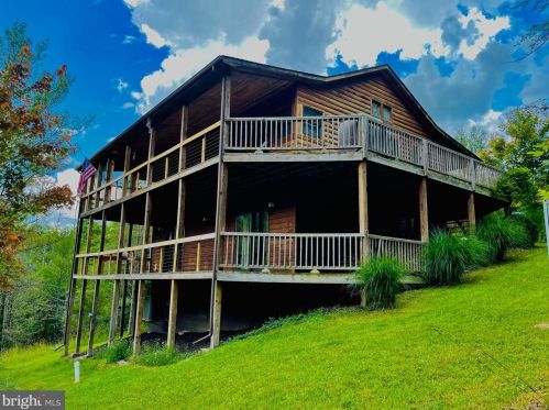 170 Wildlife Dr, Lost City WV  26810-8425 exterior