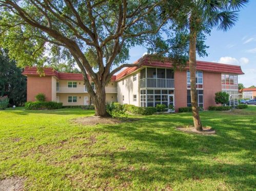 50 Woodland Dr, Vero Beach FL  32962-3701 exterior