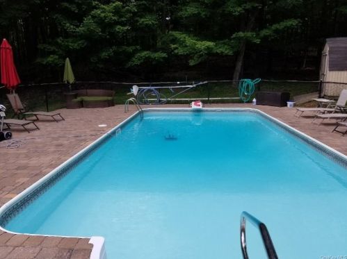 14 Mcnamara Dr, Camp Bell Hall, NY 10916-2427