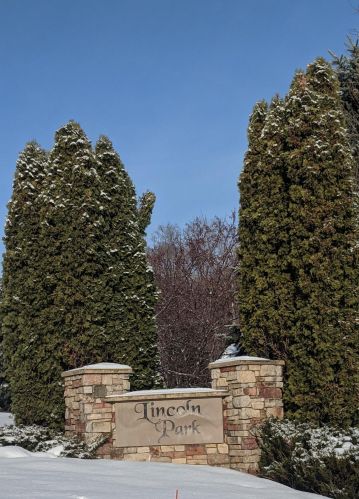 1531 Lincoln Park Dr, South Saint Paul, MN 55075-5000