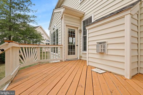 15843 Fourmile Creek Ct, Haymarket VA  20169-5427 exterior