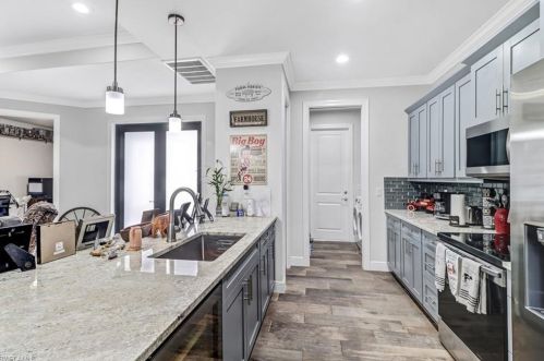 3011 12th Ave, Naples FL  34120-3730 exterior