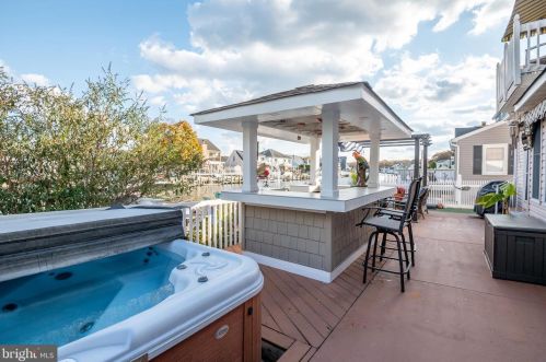 106 Moorage Ave, Berkeley Township NJ  08721-1879 exterior