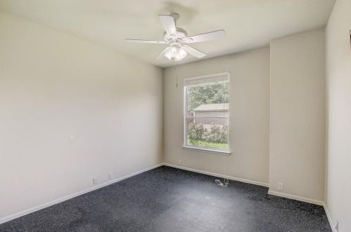 125 Sweet Gum, Uhland TX  78640-5961 exterior