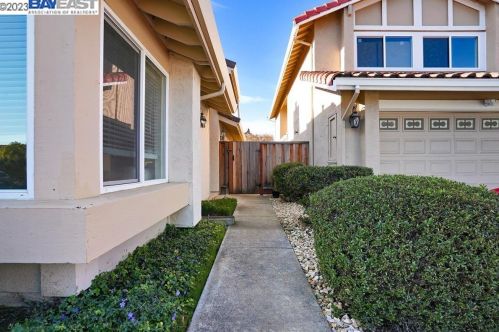 32824 Oakdale Ct, Union City CA  94587-5426 exterior