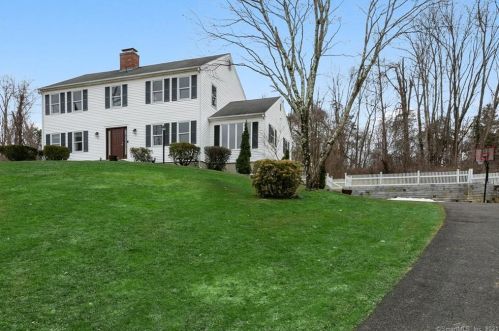 17 White Pine Dr, Brookfield Center, CT 06804-3453