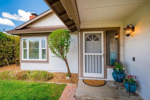 1934 Donahue Dr, El Cajon, CA 92019-4216