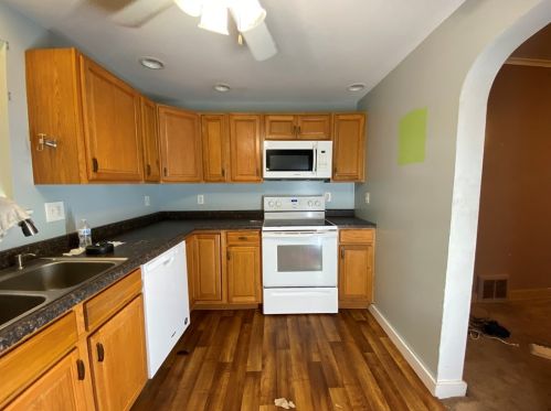 207 Prospect St, South Connellsville, PA 15425-3345
