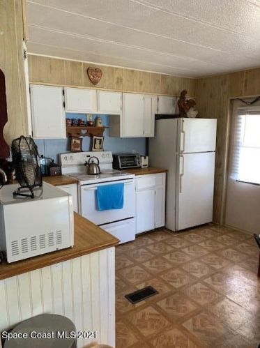 1085 Wren Cir, Sebastian FL  32976-7510 exterior