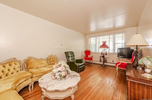 1533 Library Ave, Bronx, NY 10465-1109