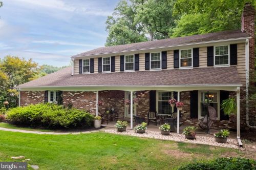 575 Willis Ln, Wayne, PA 19087-5426