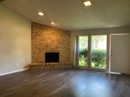 414 Towne House Ln, Richardson TX  75081-3526 exterior