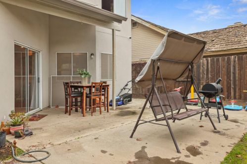 2308 Grouse Crossing Way, Modesto CA  95355-9216 exterior