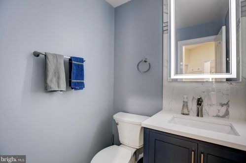 20405 Crimson Pl, Leesburg VA 20175-6362 exterior