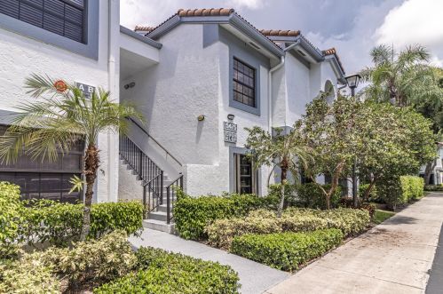 5475 Verona Dr, Boynton Beach, FL 33437-2122