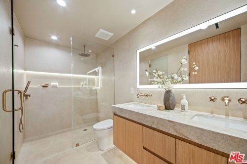 22551 Jameson Dr, Calabasas CA  91302-5854 exterior