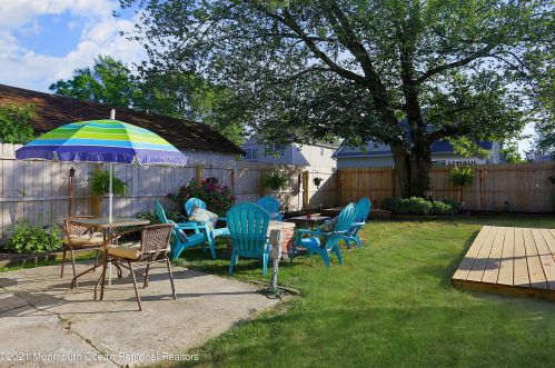 458 Center Ave, Middletown NJ  07748-5369 exterior