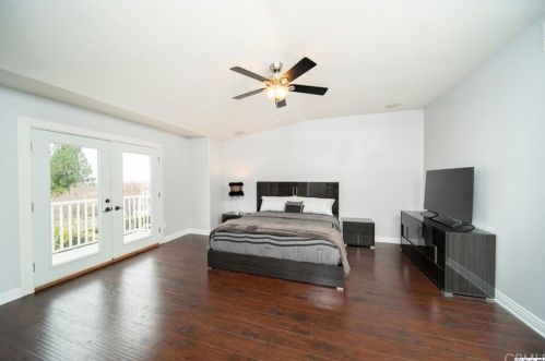 721 Cinnabar Pl, Simi Valley CA 93065-7200 exterior