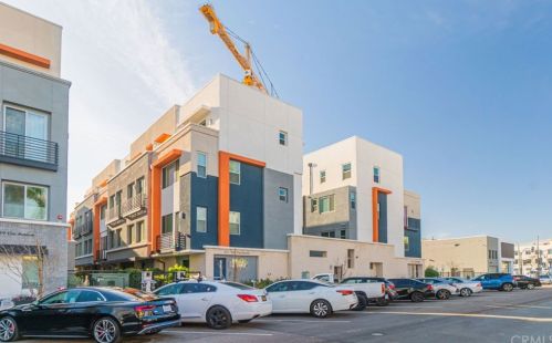 241 Elm Ave, Long Beach CA 90807-3403 exterior