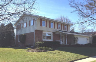 8861 Greenhill Ln, Greendale, WI 53129-1548