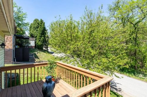 1547 Berkshire Ave, Pittsburgh PA  15226-2475 exterior