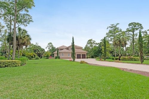3291 11th Ave, Naples, FL 34117-4129