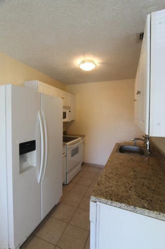 4633 Bayshore Dr, Naples, FL 34112-4357
