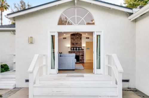 11814 Hesby St, North Hollywood CA  91607-3218 exterior