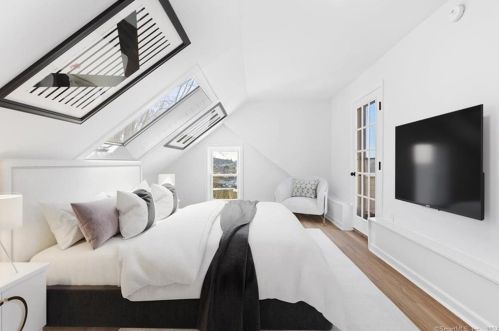 22 Fountain St, Norwich CT  06360-5008 exterior