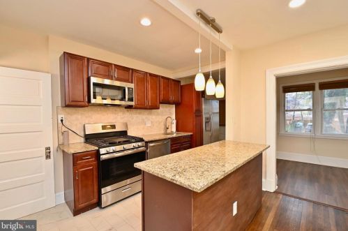 2015 Naylor Rd, Washington DC 20020-4515 exterior