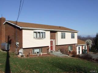 29 Loscerbo Ln, Newburgh, NY 12550-1058