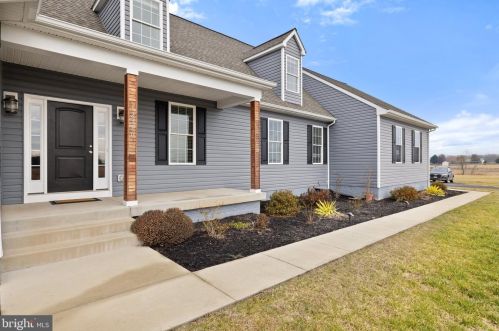 12950 Lemaster Dr, Nokesville VA  20181-2457 exterior