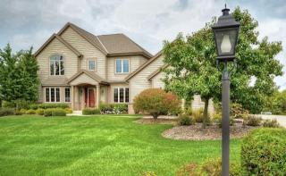2004 Tallgrass Cir, Waukesha WI  53188-2653 exterior