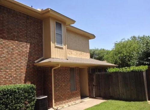 527 Essex Pl, Euless TX  76039-7889 exterior