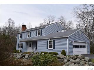 7 Mountain Rd, Brookfield Center, CT 06804-1908
